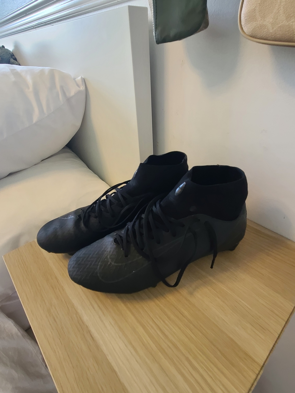 size 6m/8w | nike soccer cleats
